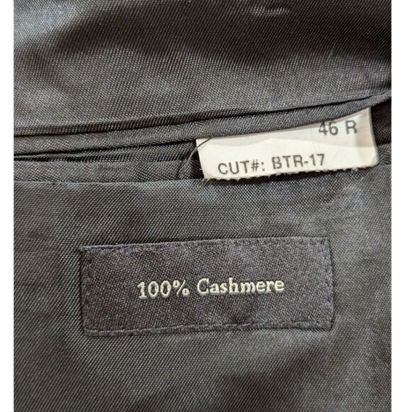Bloomingdale's Joseph & Lyman 100% Cashmere Two button Blazer in Black Size 46R - Picture 7 of 7